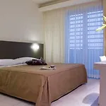 Hotel Cube 4*