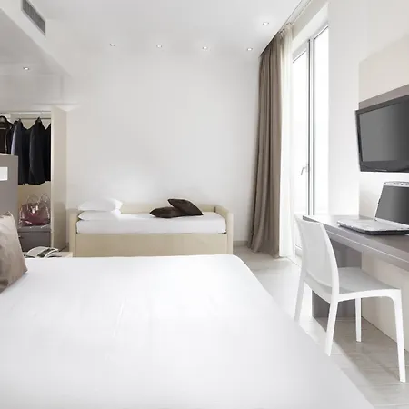 Cube 4* Равенна