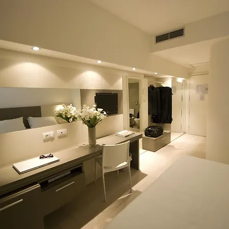 Cube 4* Равенна