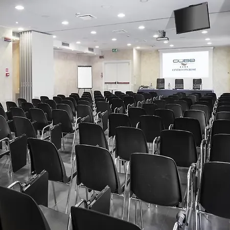 Cube 4* Равенна