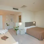 Cube Hotel 4*
