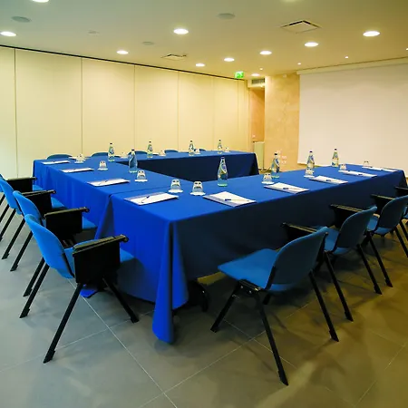 Cube Hotel 4*