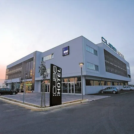 Hotel Cube 4*